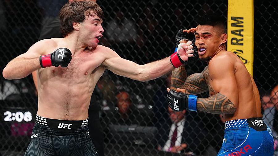 Luke Riley lands a punch on Kai Kamaka III