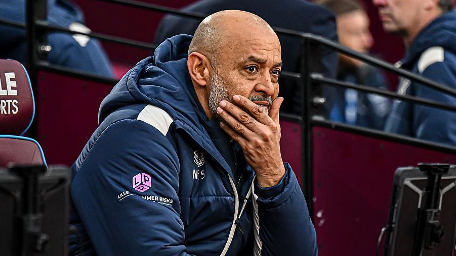 Nuno Espírito Santo looks on during a West Ham match