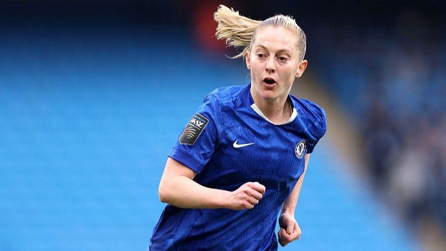 Keira Walsh playing for Chelsea