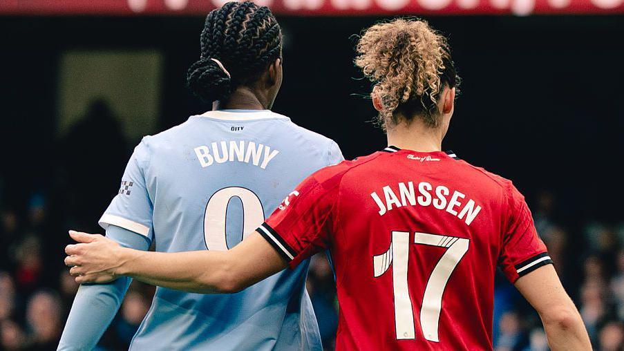 Khadija Shaw with the word Bunny on the back of her shirt.