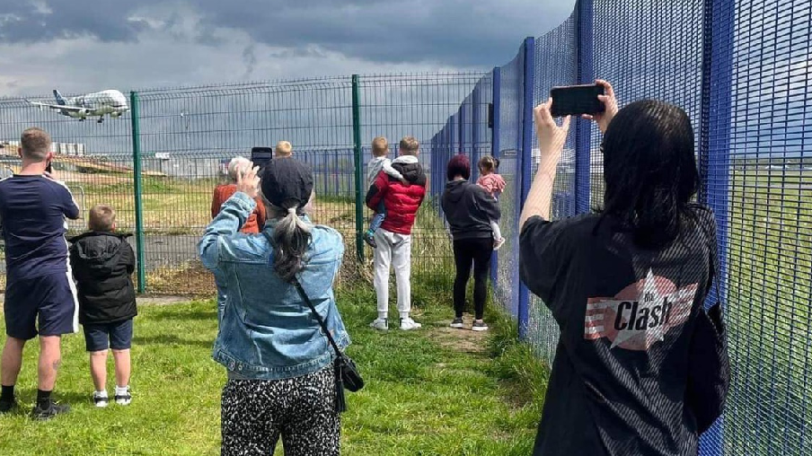 Beth Clutterbuck filming Beluga 