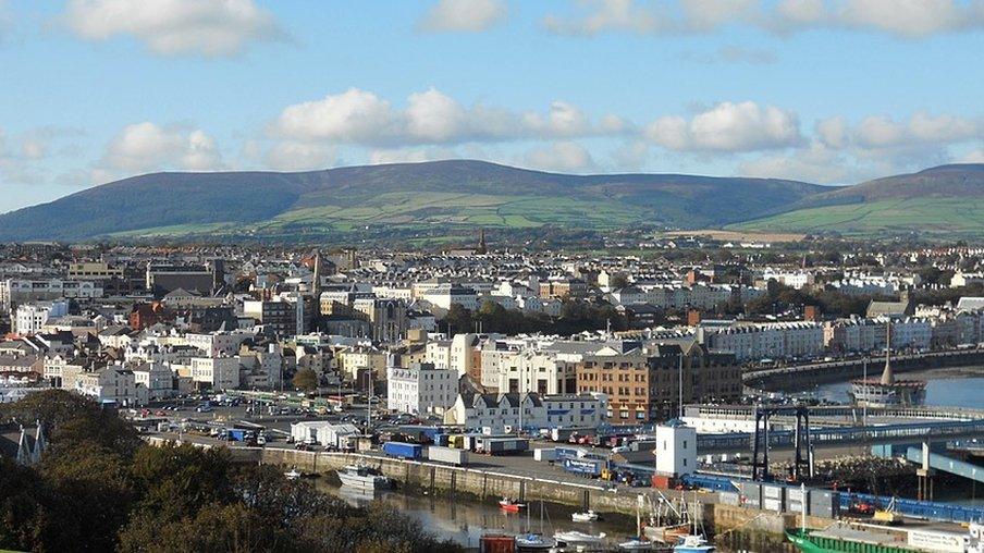 Douglas town centre courtesy Manxscenes.com