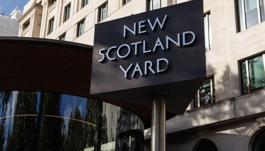 New Scotland Yard sign