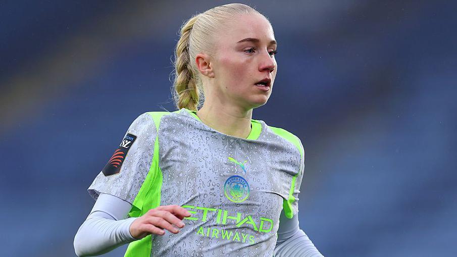 Laura Blindkilde Brown playing for Manchester City 