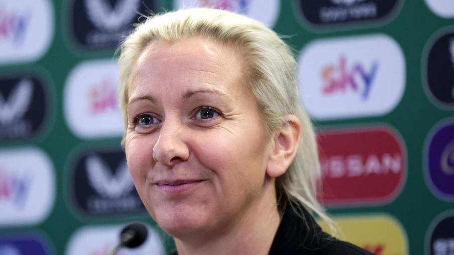 Republic of Ireland manager Carla Ward