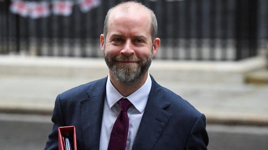 Business secretary Jonathan Reynolds