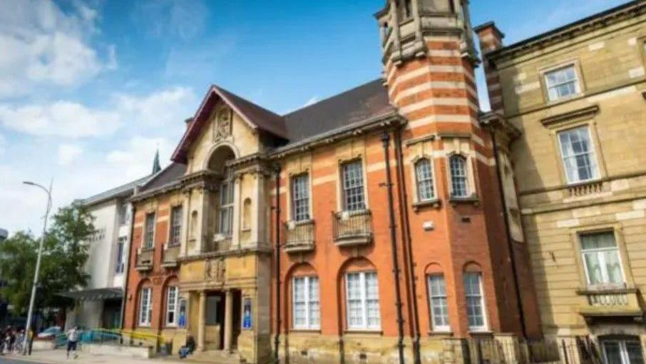 The outside of Hull Central Library