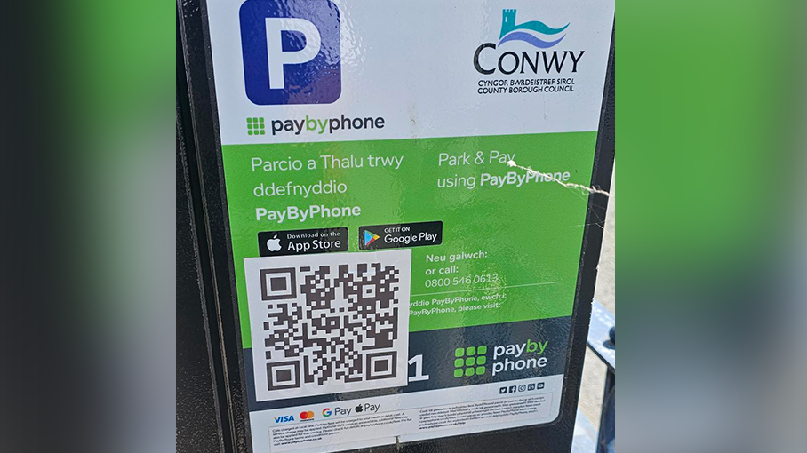 Peiriant Parcio yn Sir Conwy