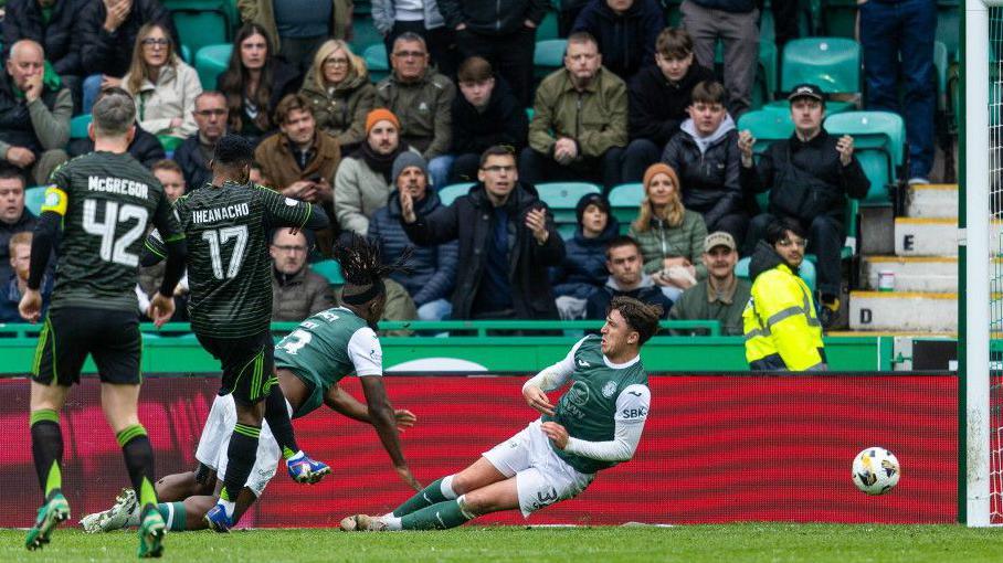 Celtic's Kelechi Iheanacho (second left) scores