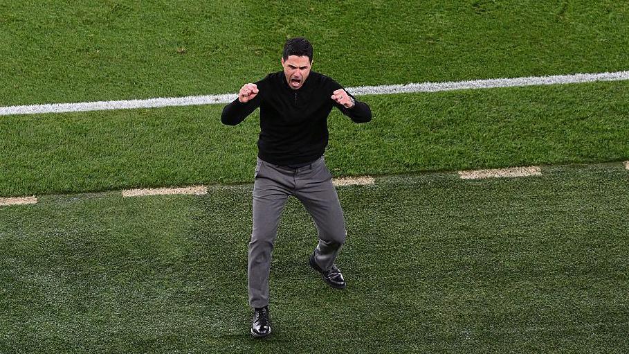 Arsenal manager Mikel Arteta celebrates an Arsenal victory