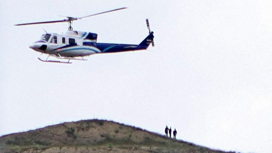 A Iranian government Bell 212 carrying President Ebrahim Raisi takes off from the Qiz-Qalasi Dam (19 May 2024)