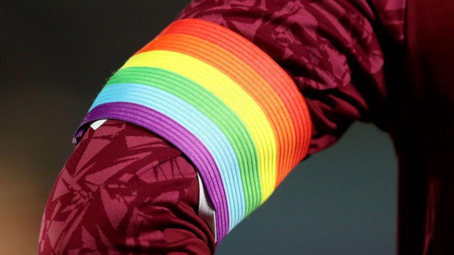 Premier League pride armband