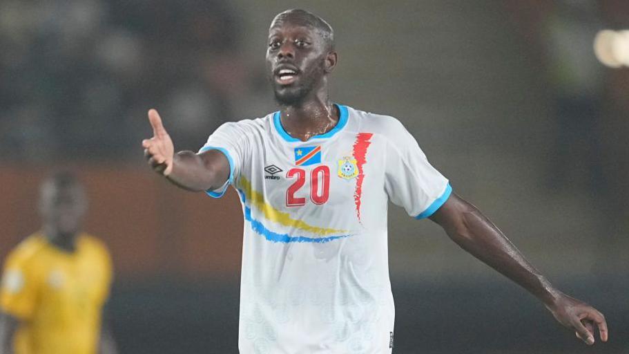 Yoane Wissa playing for DR Congo