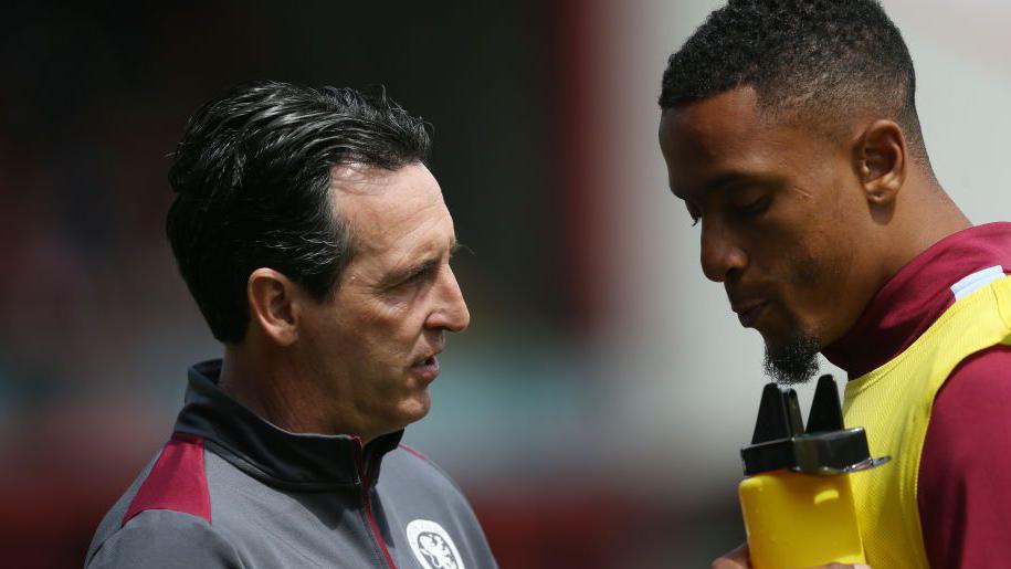 Unai Emery and Ezri Konza