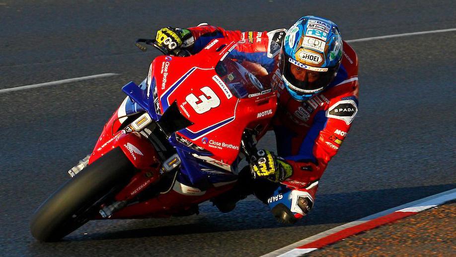 Dean Harrison a bordo de una Honda Fireblade