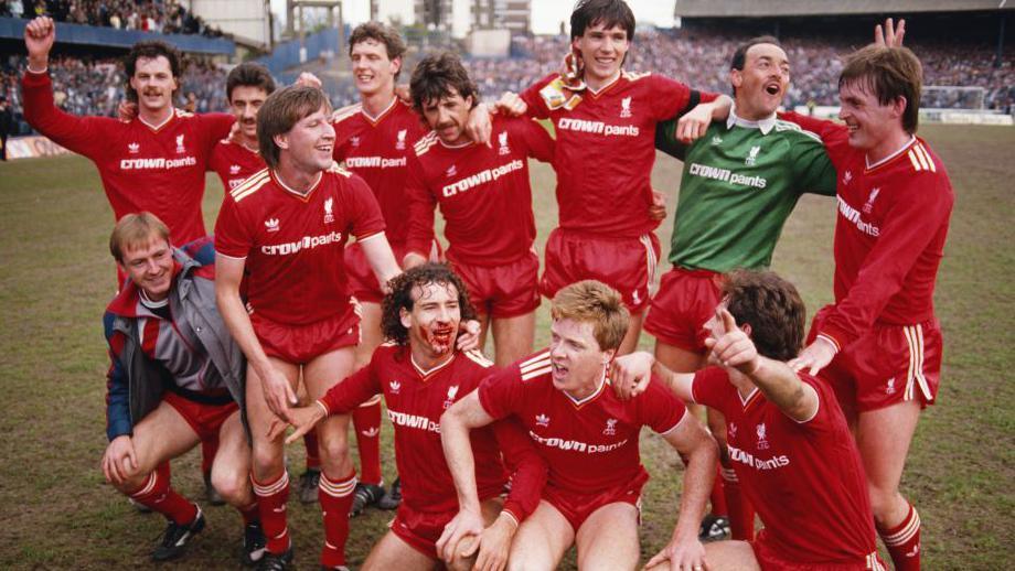 Liverpool celebrate clinching the First Division title in 1986