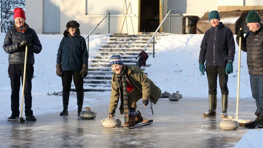 Curling at Muir of Ord