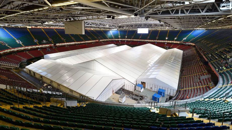 Ysbyty maes Stadiwm Principality