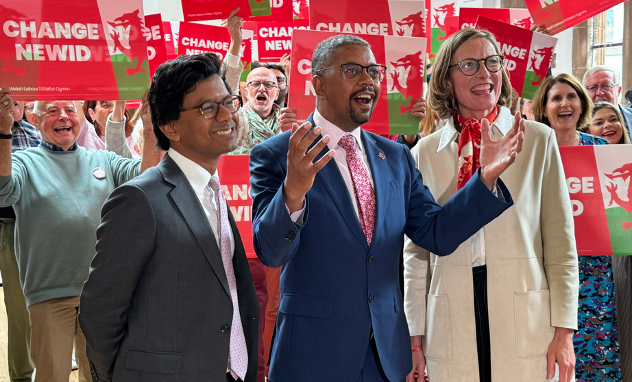 Catherine Fookes celebrates winning with Welsh Labour leader Vaughan Gething and new Vale of Glamorgan MP Kanishka Narayan