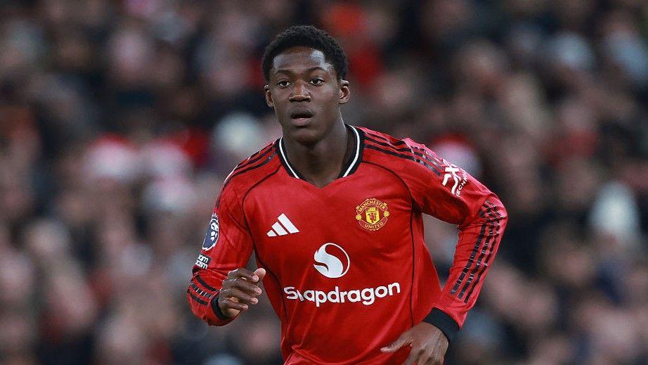 Manchester United midfielder Kobbie Mainoo