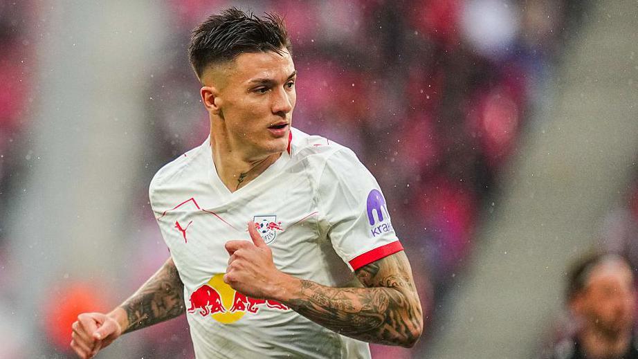 Benjamin Sesko in action for Leipzig