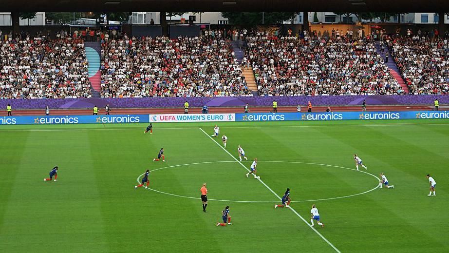 England and France take the knee before their Euro 2025 opener