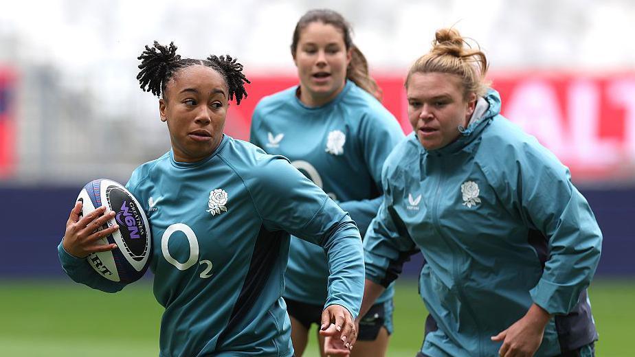Sadia Kabeya is back from the return-top-play protocol to start at open-side flanker for England