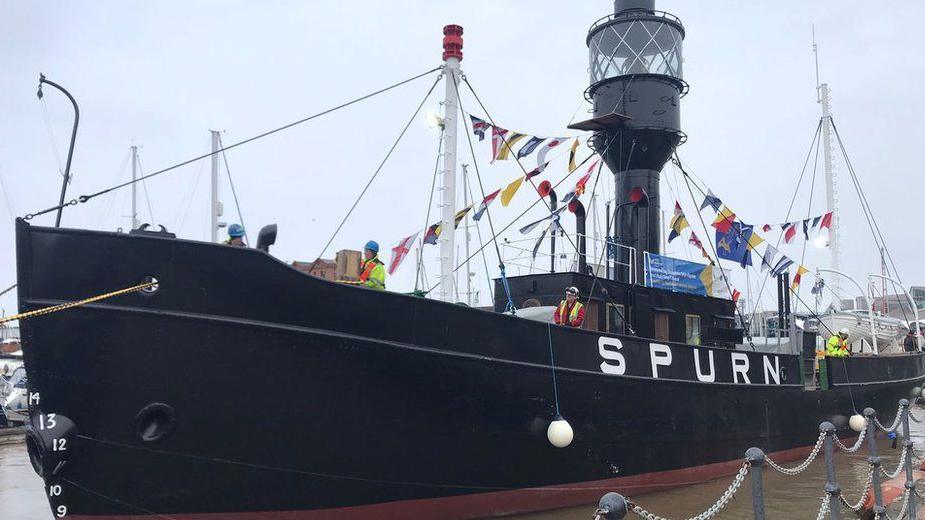 A ship in the Hull marina