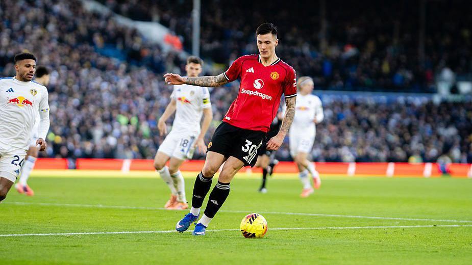 Benjamin Sesko on the ball for Manchester United