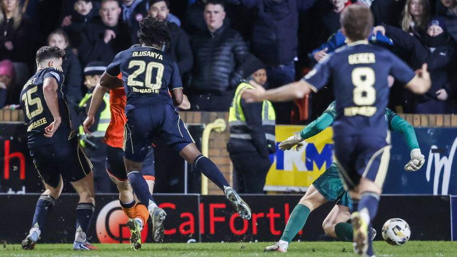 Aberdeen's Kevin Nisbet misses a chance against Dundee United