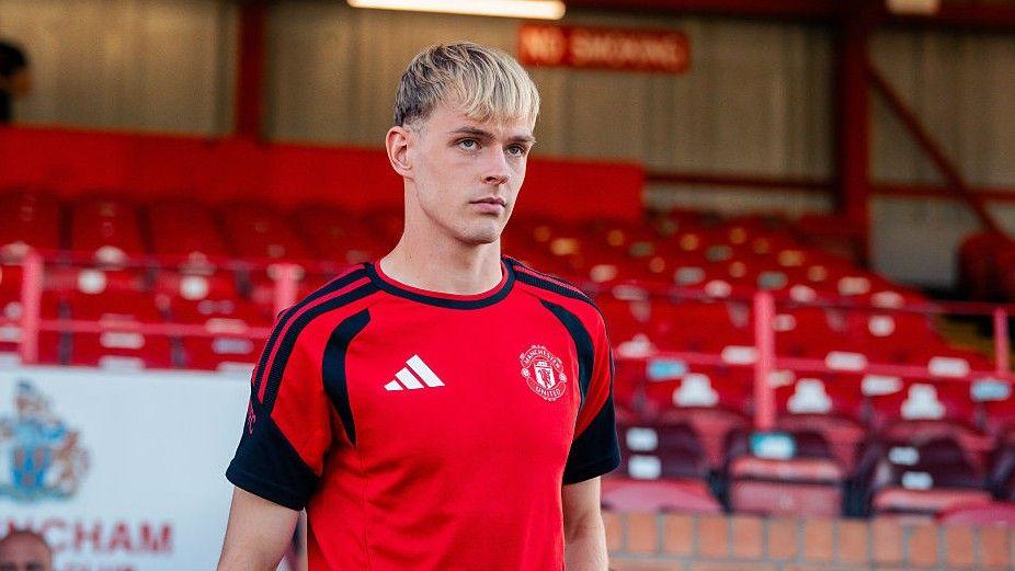 Manchester United midfielder Toby Collyer