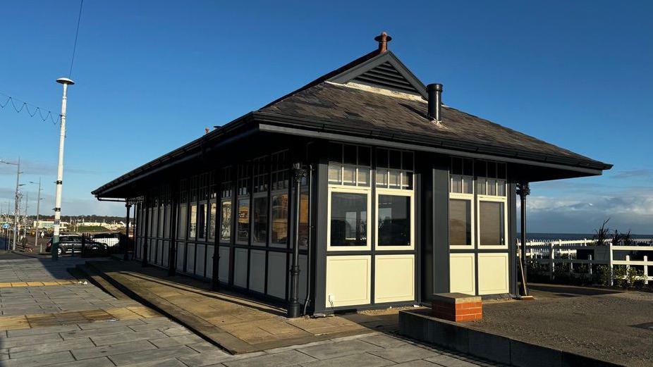 Seaburn tram shelter