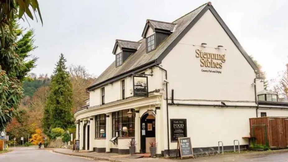 The Stepping Stones pub