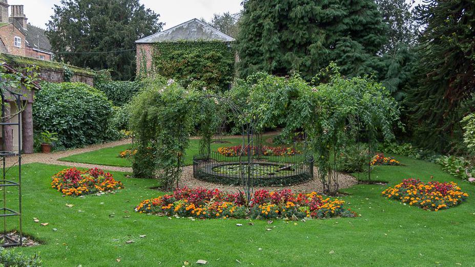 Peckover House garden