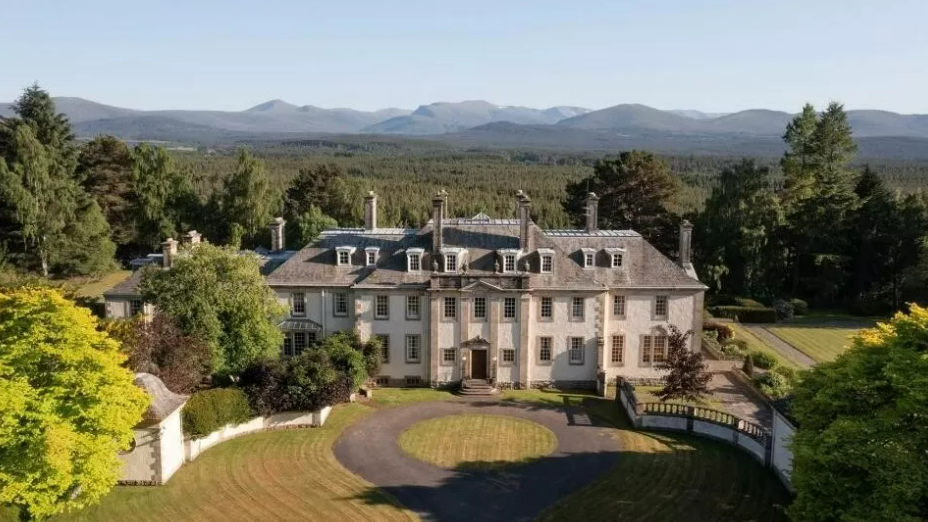 Aultmore House boasts 16 bedrooms and 25 acres of grounds