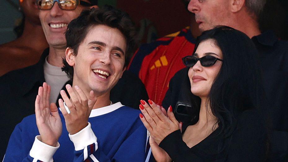 Timothee Chalamet and Kylie Jenner clapping