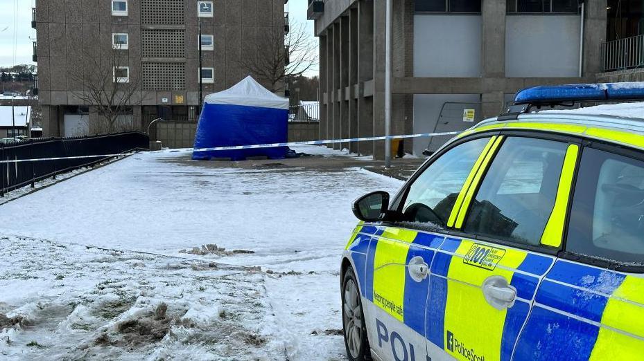 Police at scene in Tillydrone, Aberdeen