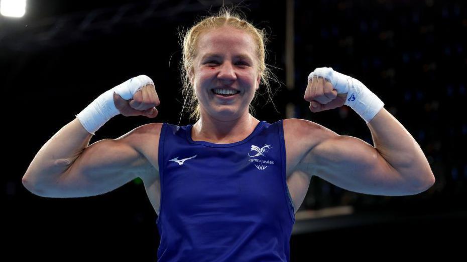 Rosie Eccles celebrates as she wins gold at Birmingham 2022 Commonwealth Games