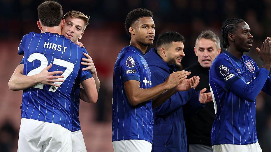 Liam Delap with teammates