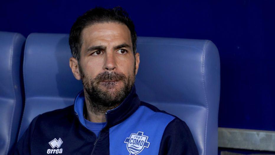 Cesc Fabregas in the dugout during Como's draw with Cosenza