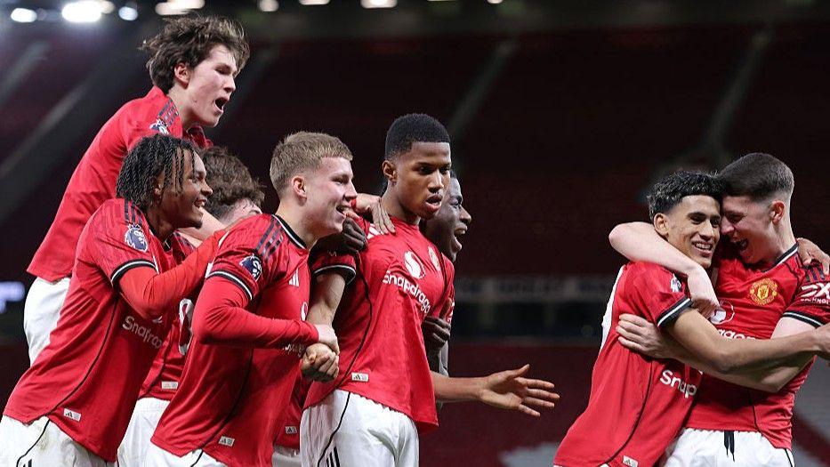 Manchester United celebrate