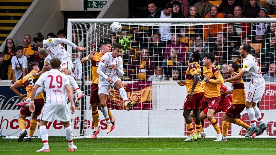 Motherwell v Freiburg