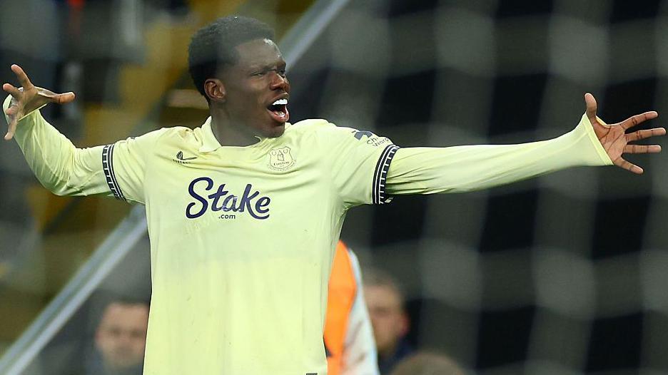 Everton striker Thierno Barry celebrates scoring in the 1-0 Premier League win against Aston Villa on 18 January 2026
