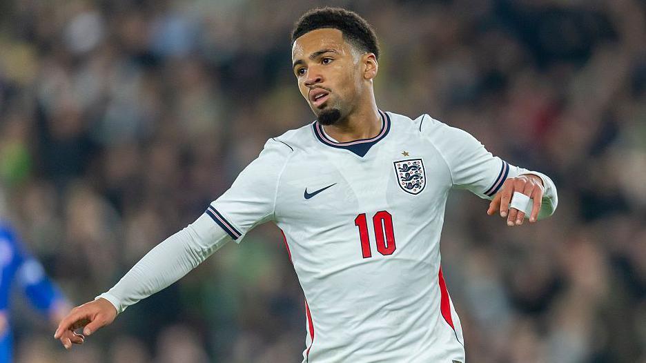 Ethan Nwaneri celebrates scoring