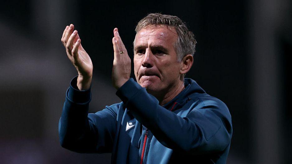 Wrexham boss Phil Parkinson applauds