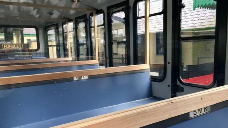 Rhan o un o gerbydau trên bach Yr Wyddfa