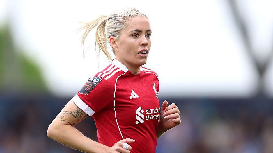 Denise O'Sullivan in action for Liverpool