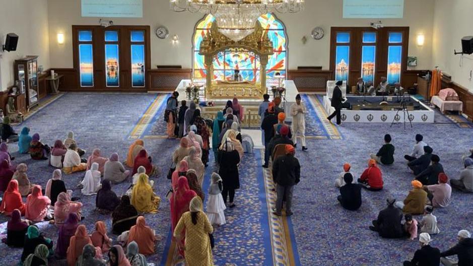 Prayers in Gravesend Gurdwara 