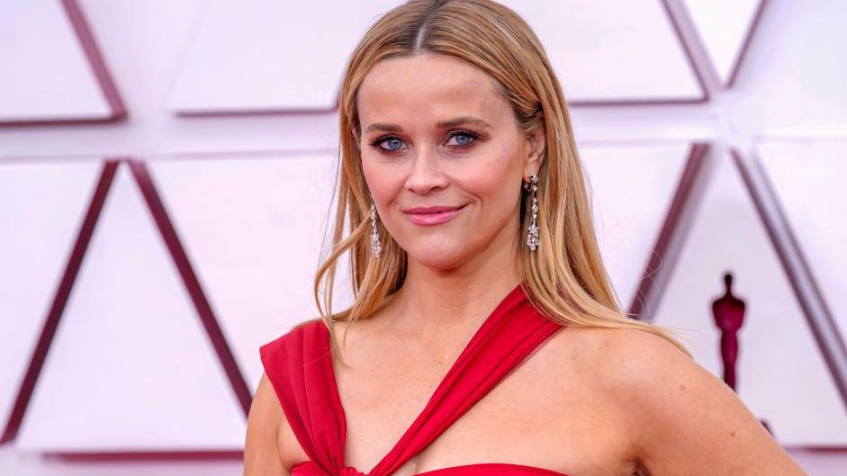 Reese Witherspoon in a red dress