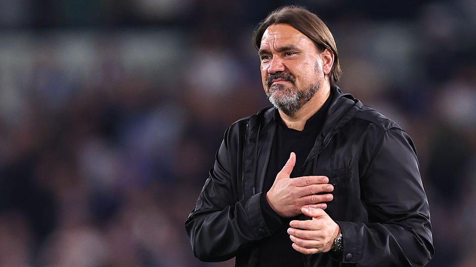 Daniel Farke pats his chest after match